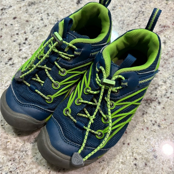 Keen Blue and Green Boys Size 1 Shoe. - Picture 2 of 5